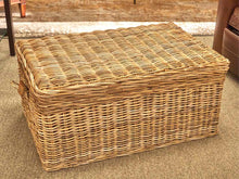 Wicker Lift Top Trunk