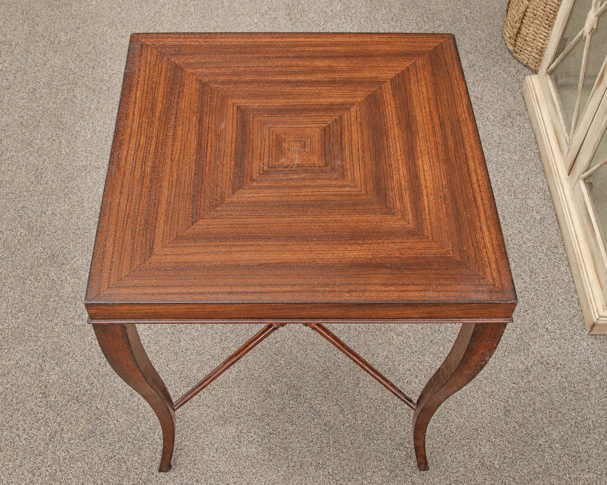 Ethan Allen  Mahogany Side Table with Cabriole Leg