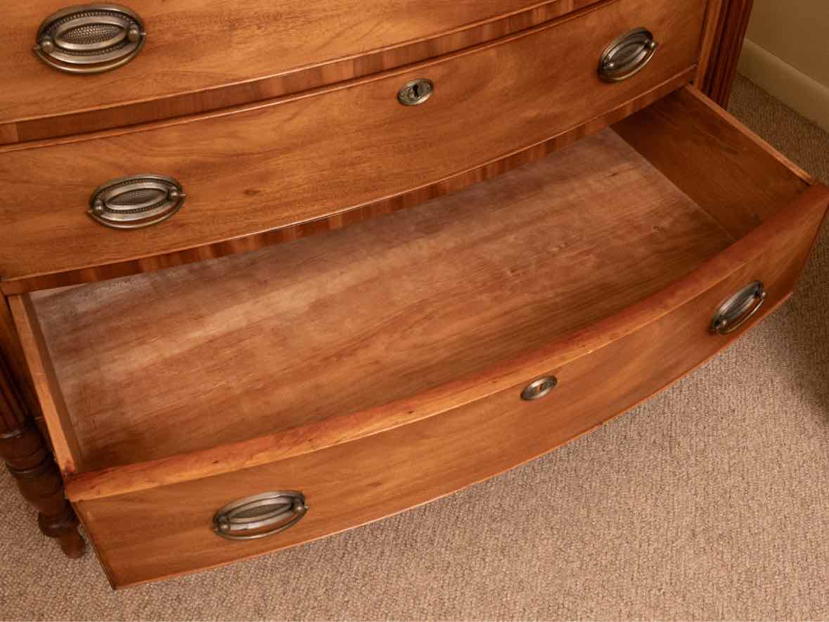 Mahogany Bowfront 4 Drawer Reeded Columns Chest