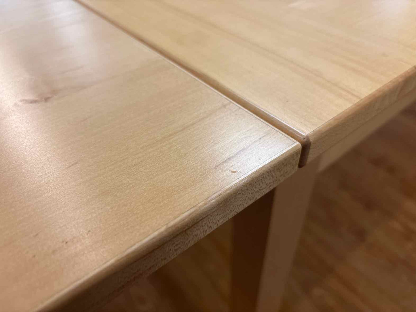 Gangso Mobler Maple Extension Dining Table