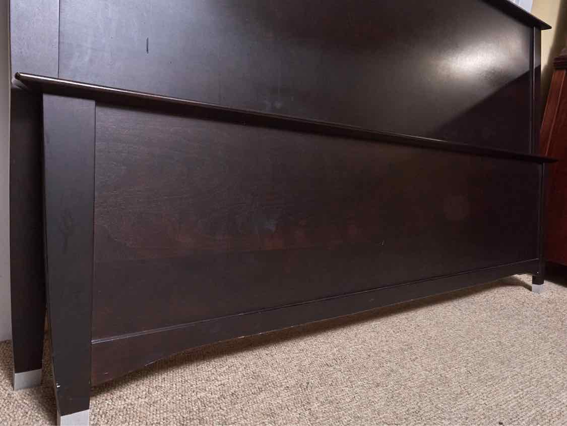 Melateck Walnut Finish Low Profile Platform Queen Bed