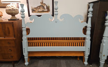 Leonard's Nantucket Thistle Queen Bed