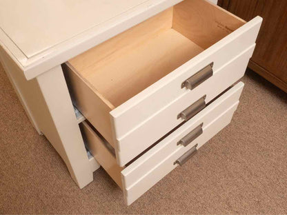 Pair Of Vaughan Bassett  Bungalow 2 Drawer  Nightstands
