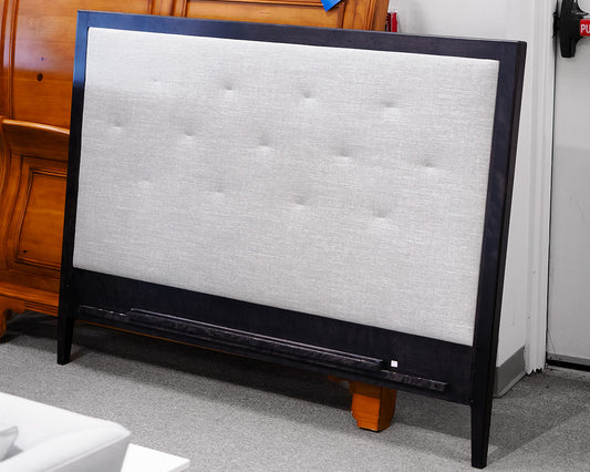 Huppe Edmond Queen Bed