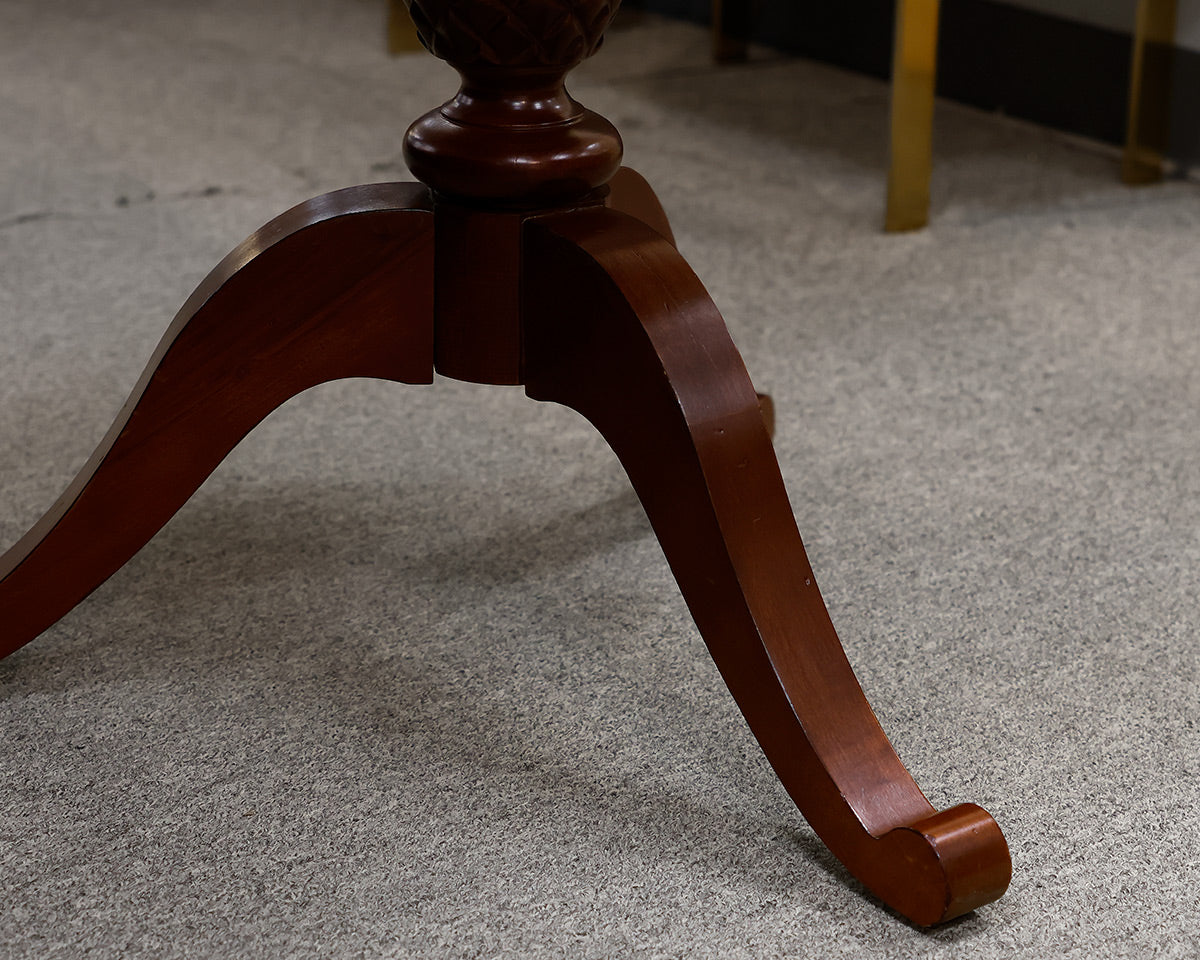 Ethan Allen British Classics Round Accent Table w/ Pineapple Pedestal