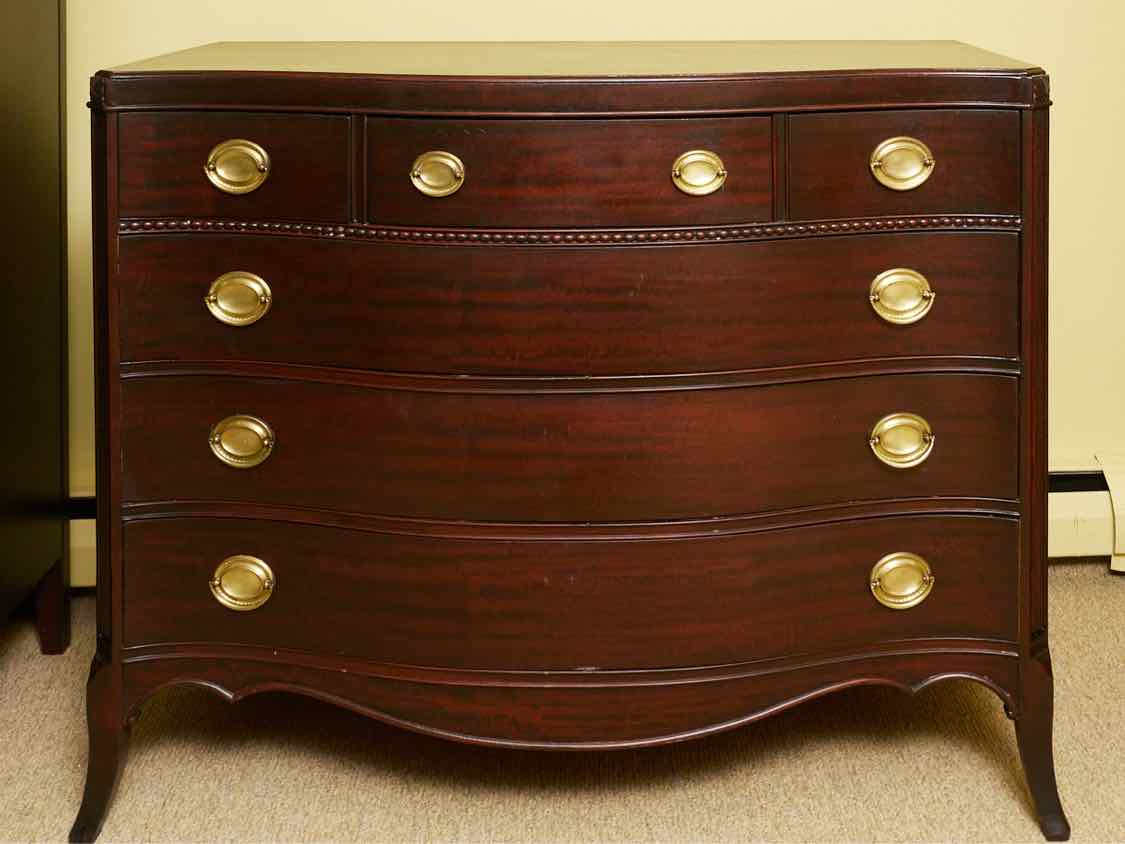 Manson's Solid Mahogany Serpentine 6 Drawer Chest