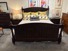 King Poster Bed in Espresso