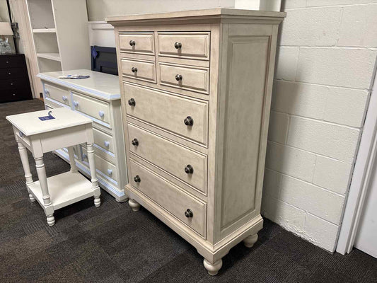 Liberty 'High Country' Chest of Drawers