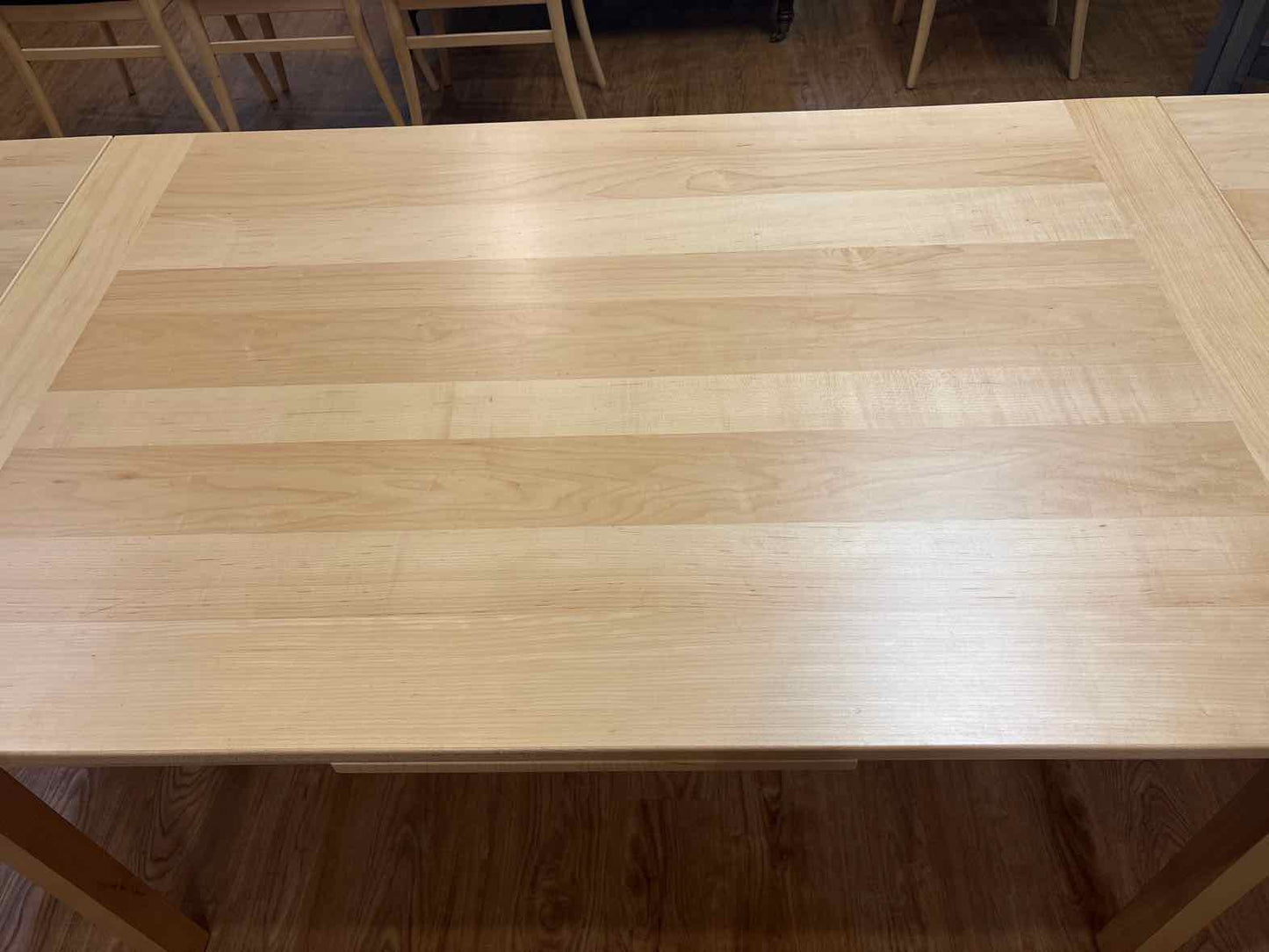 Gangso Mobler Maple Extension Dining Table