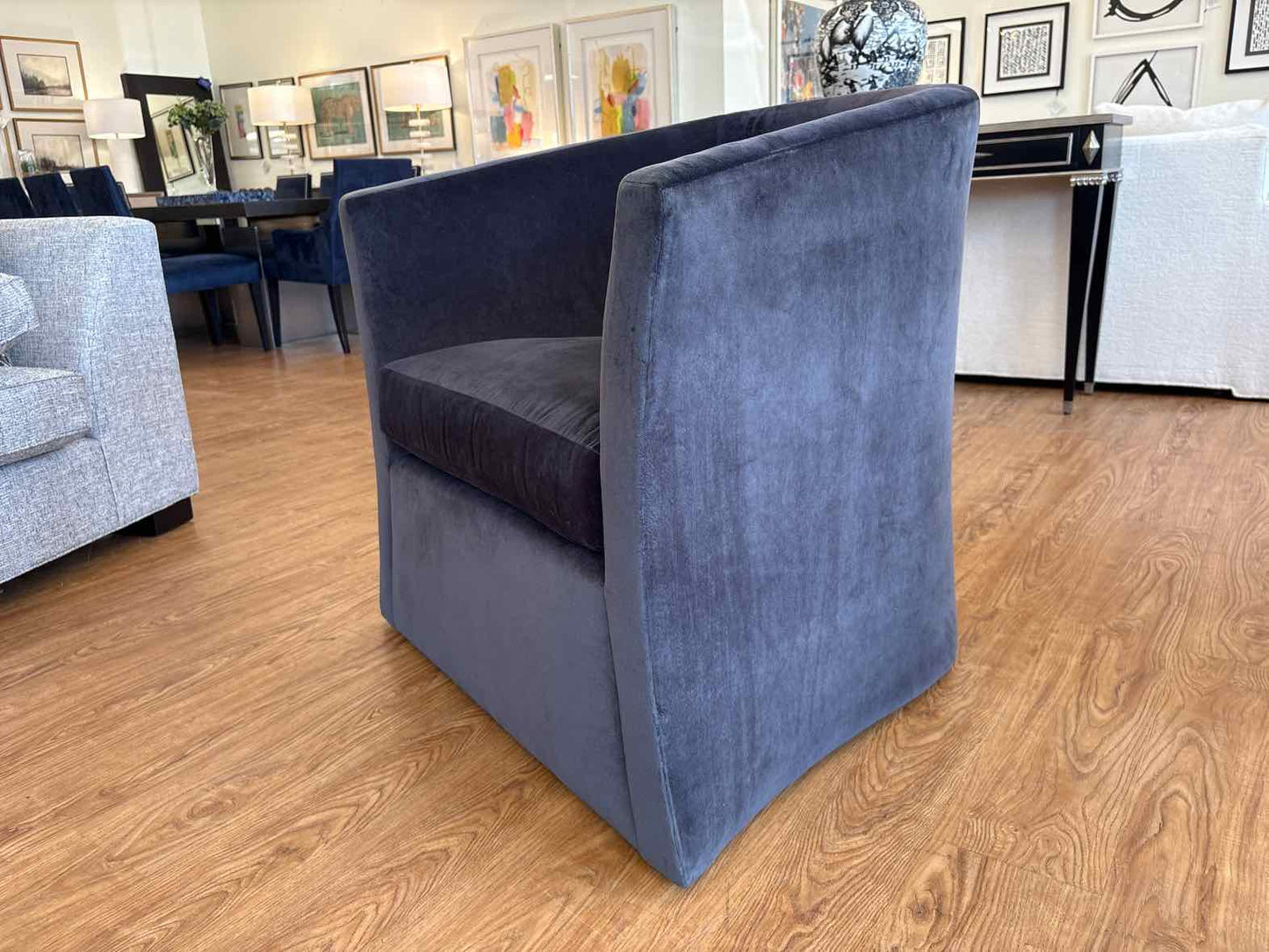 Verellen 'Axelle' Swivel Chair