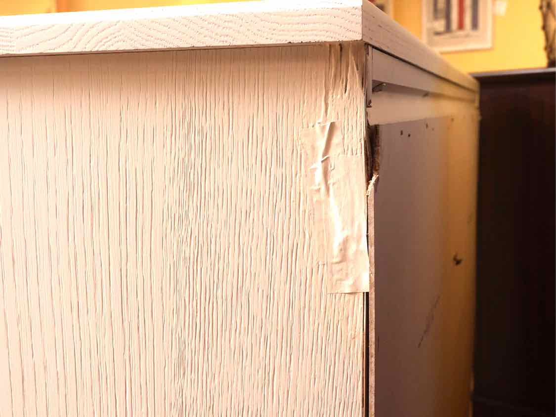 Vaughan Bassett  White Finish Fundamentals 6 Drawer Dresser