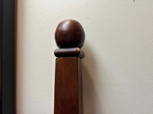 Kincaid Cherry Pencil Post Queen Bed