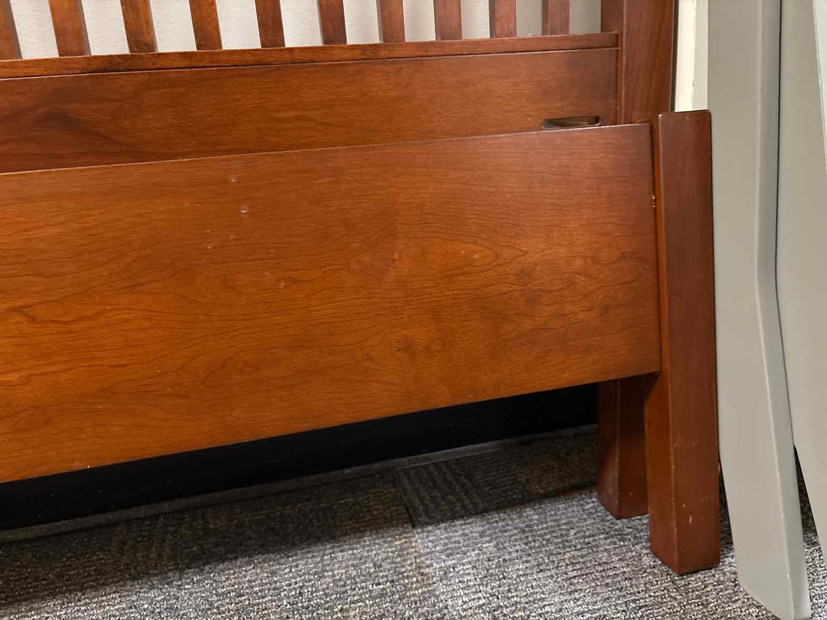 Boston Interiors Cherry Shaker Arched King Bed
