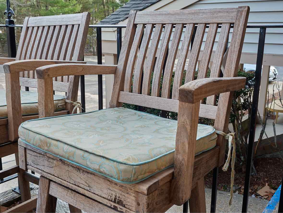 Pair of Gloster Outdoor Swivel Bar Stools in Teak