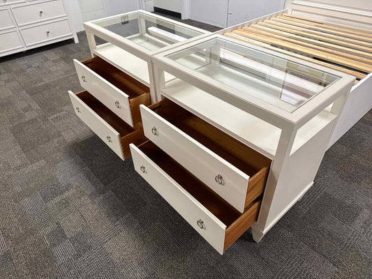 Ethan Allen Pair of 'Heston' Nightstands