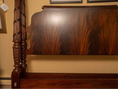 Ethan Allen Mahogany 'Laurel' Queen 4 Post Bed