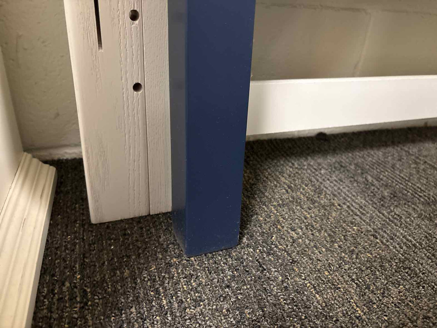 Newport Cottages 'Max' Full Bed in Dark Blue
