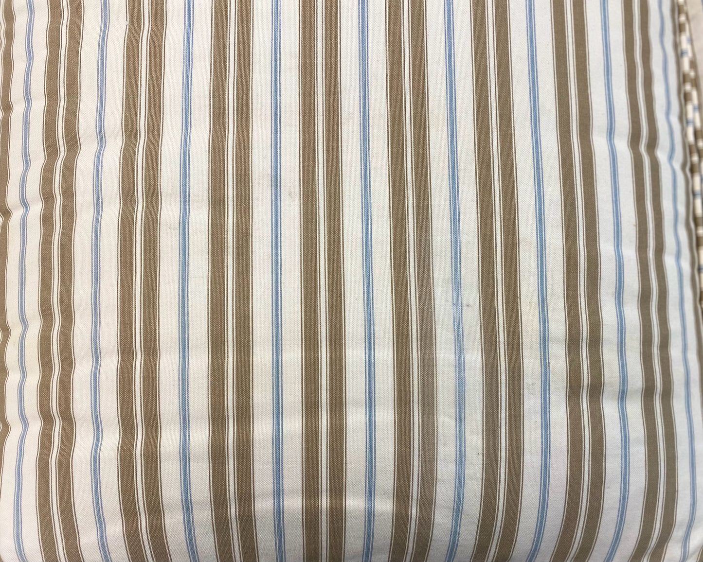 Rowe Queen Slipcover Sleeper