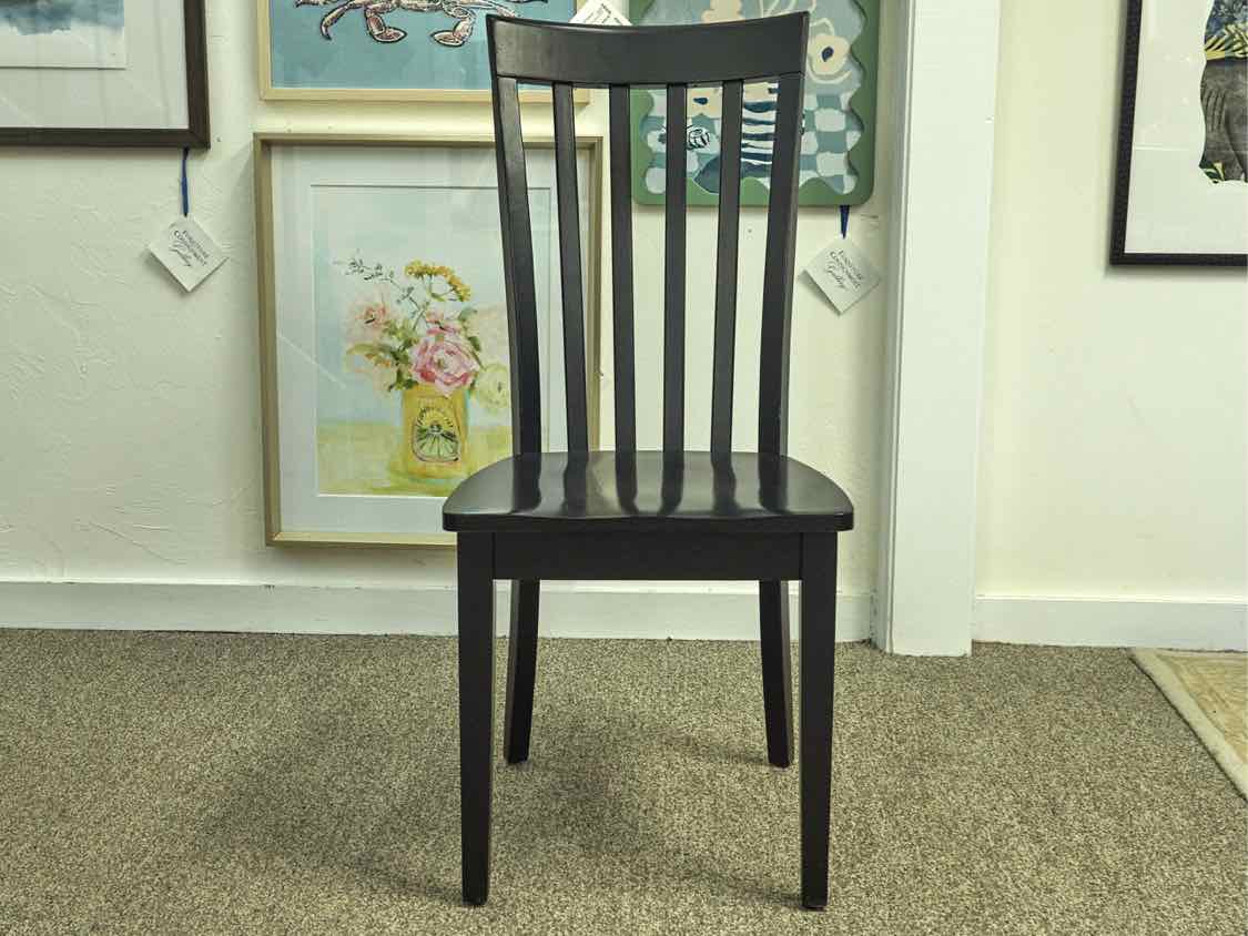 Round Dining Table with Butterfly Leat & Set of 4 Black Chairs