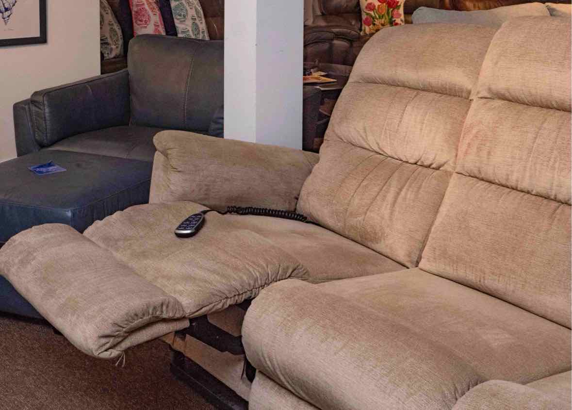 La-Z-Boy (2) Seat Power Recliner rBeige Upholstered Sofa
