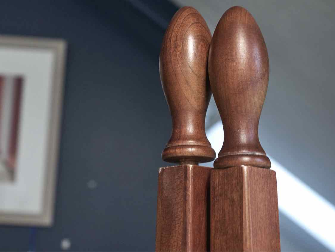 Queen Pencil Post Bed in Cherry
