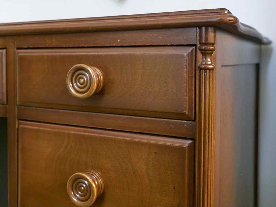 Mahogany 8 Drawer Desk with Wood Knobs
