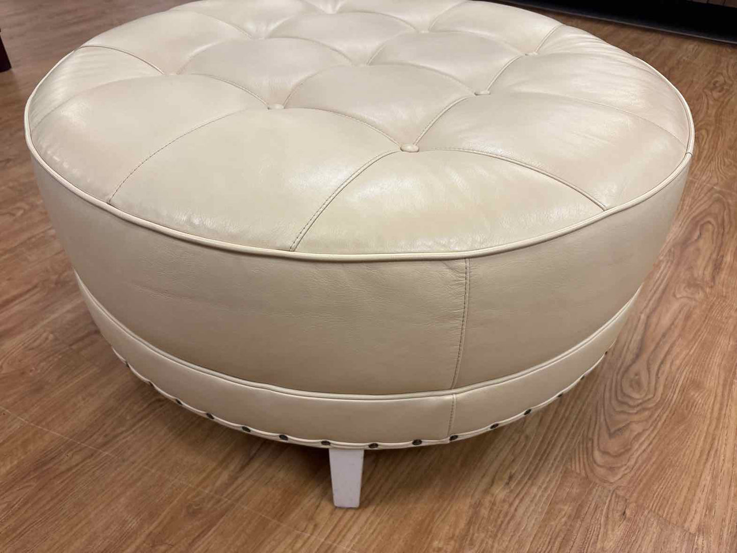 Ethan Allen 'Nassau' Ottoman