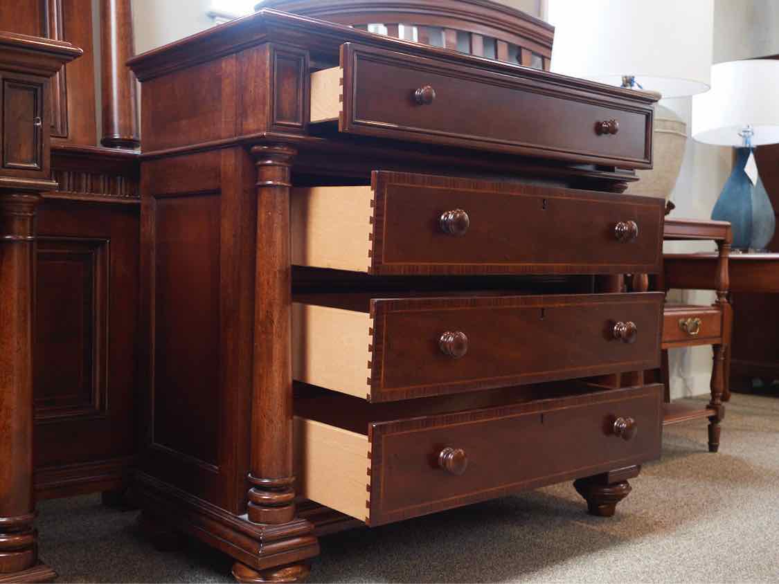 Thomasville Mahogany Finish Empire Style Bachelor's 4 Drawer  Chest