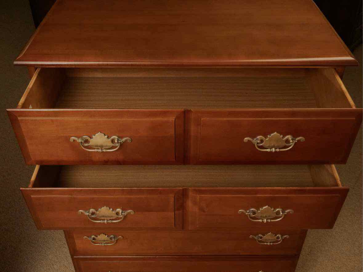 Cherry Finish Maple 2 Over 3 Drawer Chest on Chest