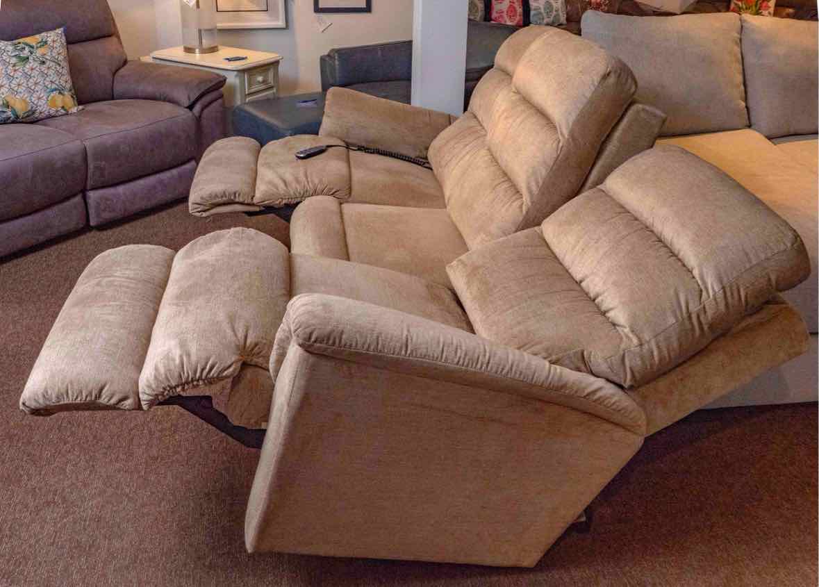 La-Z-Boy (2) Seat Power Recliner rBeige Upholstered Sofa