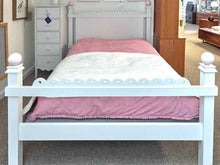 Maine Cottage Queen 'Lizzie' Bed in White & Pink