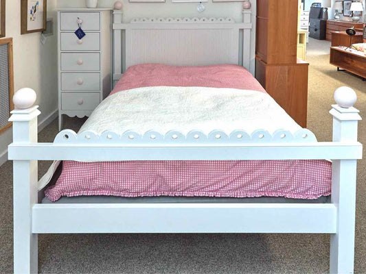 Maine Cottage Queen 'Lizzie' Bed in White & Pink