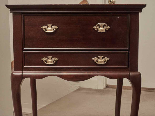 Bombay Mahogany Queen Anne Accent Table