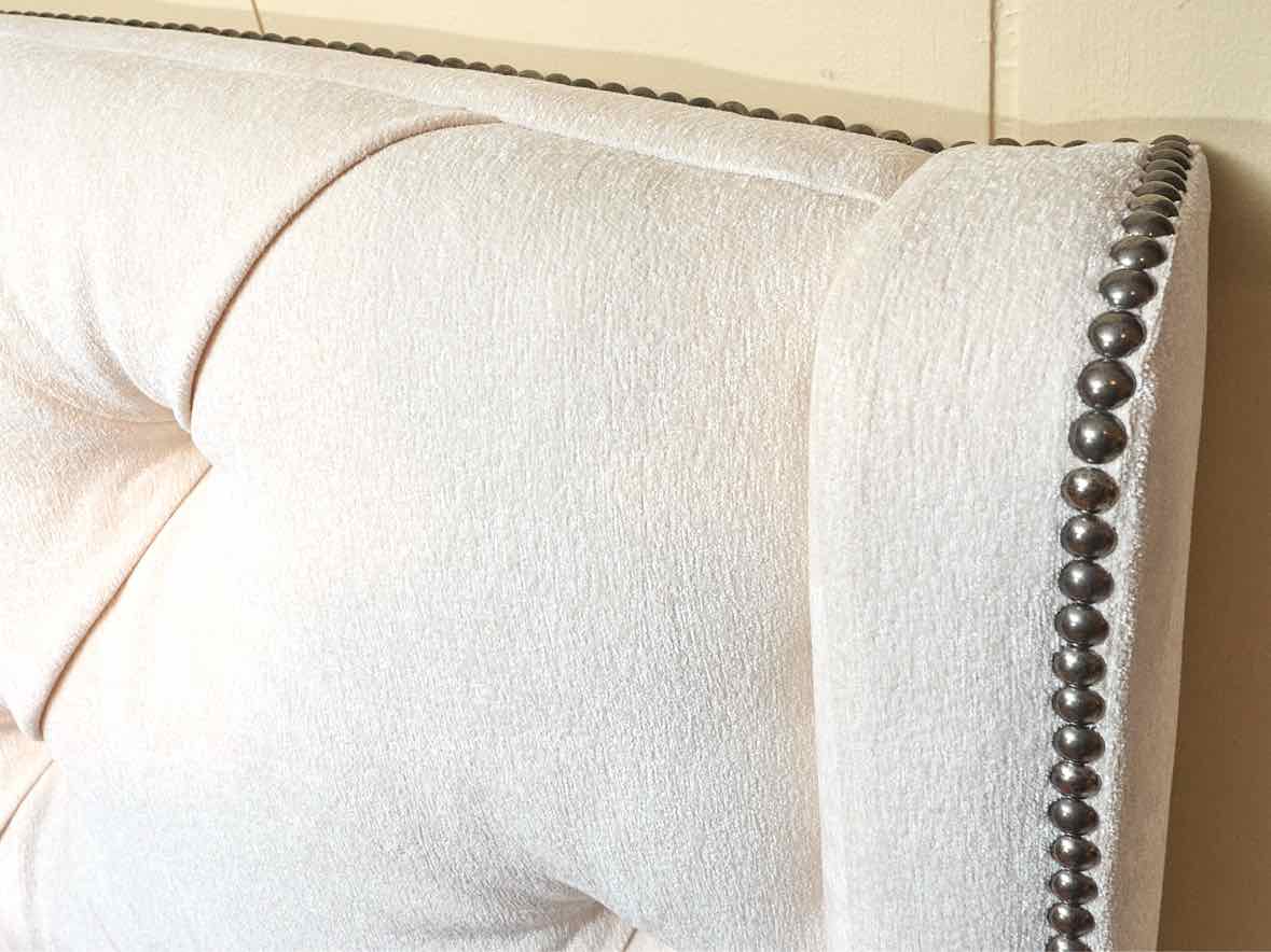 Boston Interiors  Ivory Upholstered Tufted With Nailhead Trim Full Bed