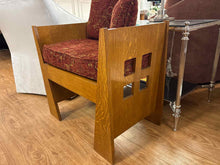 Stickley 'Limbert' Bench in Oak