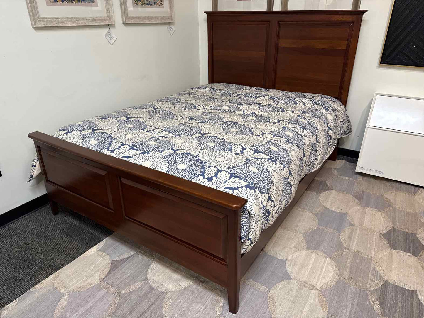 Kincaid 'Park' Cherry Queen Bed