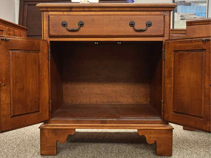 Pair of Ethan Allen " Country Crossing" Maple 1 Drawer & 2 Door Nightstands