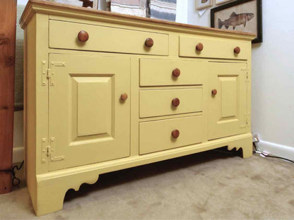 Cushman Colonial Maple Top 'Sunflower Yellow' Finish 5 Drawer 2 Door  Sideboard