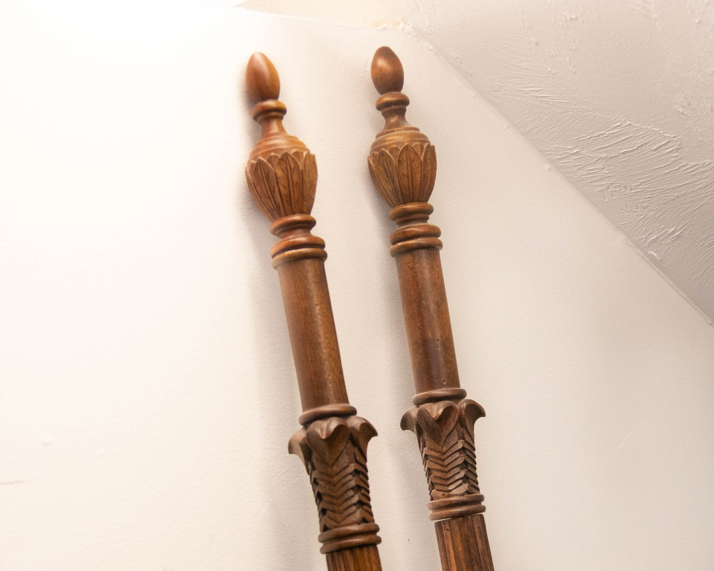 Alderwood 4 Carved Post Queen Bed