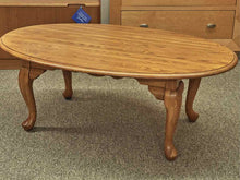 Kincaid Oak Cocktail Table w/ Queen Anne Legs