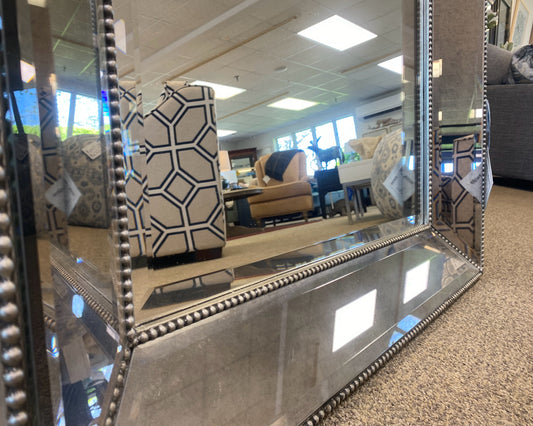 Beveled Mirror in Silver Beaded Mirrored Frame