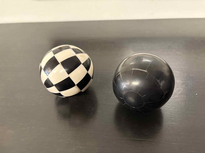 3D Sphere Tic-Tac-Toe with Black Board