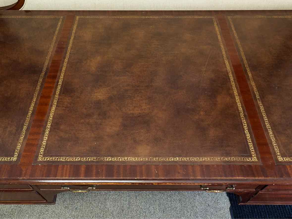 Smith & Watson Mahogany Executive Desk with 4 Drawers