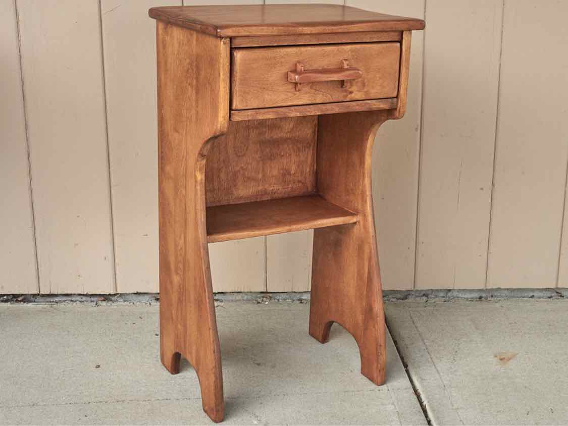 Cushman Colonial Solid Maple One Drawer Nightstand