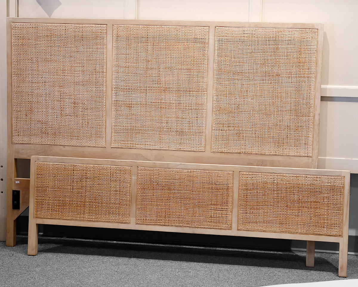 Sydney Pottery Barn Queen Bed