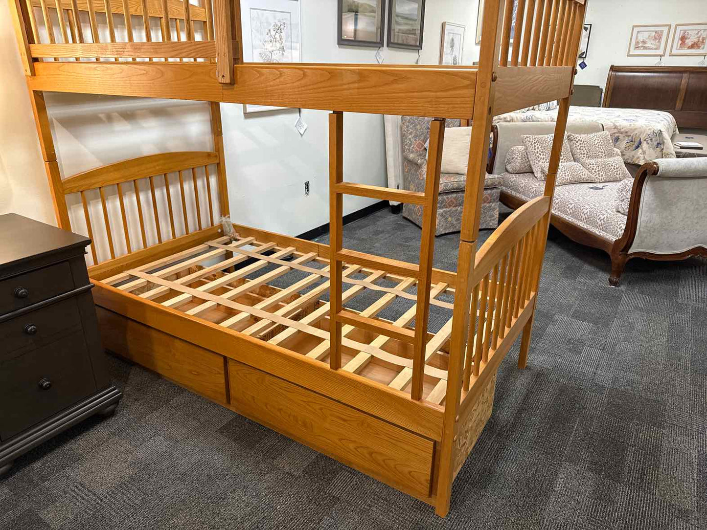 Twin Oak Bunkbed