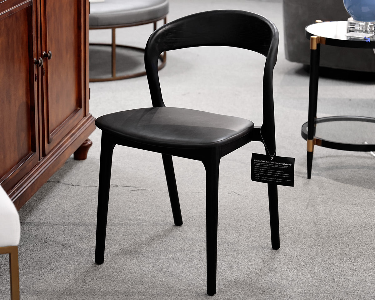 Single Four Hands "Amare" Dining Chair