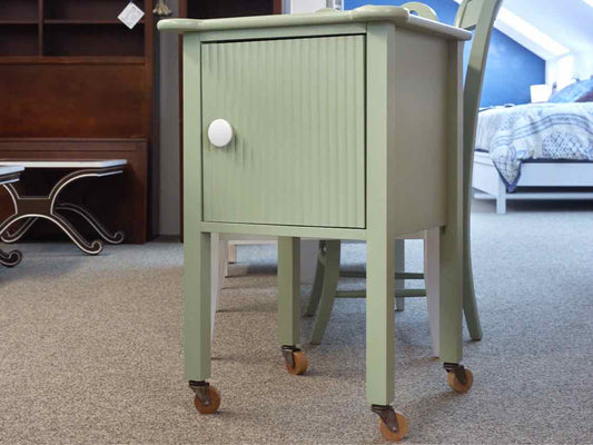 Maine Cottage 'Lizzie' Nightstand in Green W/ White Knob
