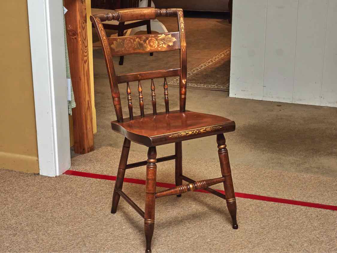 Set Of 4 Hitchcock Maple  Dining Chairs