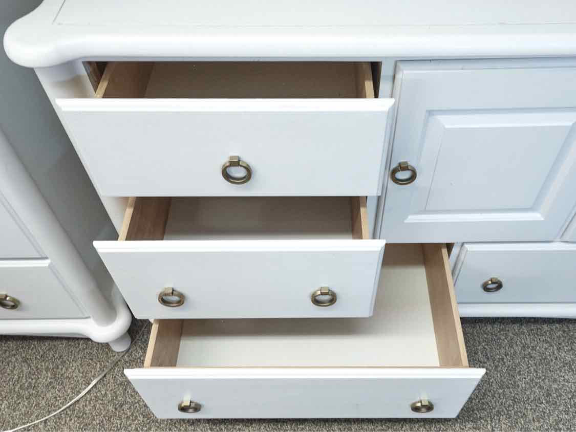 Regazzi 6-Drawer Dresser in White